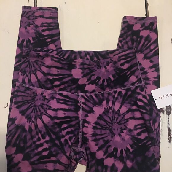 Danskin medium purple tie dye leggings cropped capri work out pants - Picture 1 of 4
